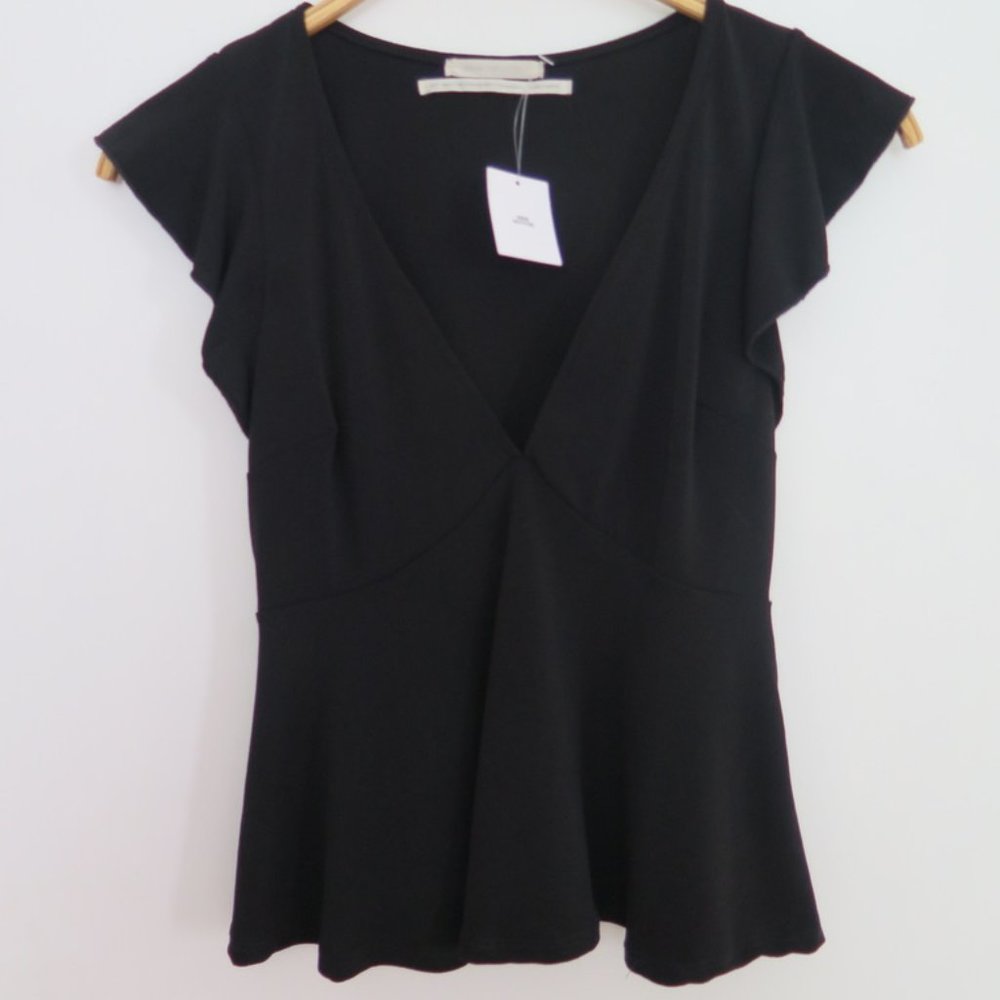 *NWT* Beautiful Plunge Peplum Flutter Sleeve Top